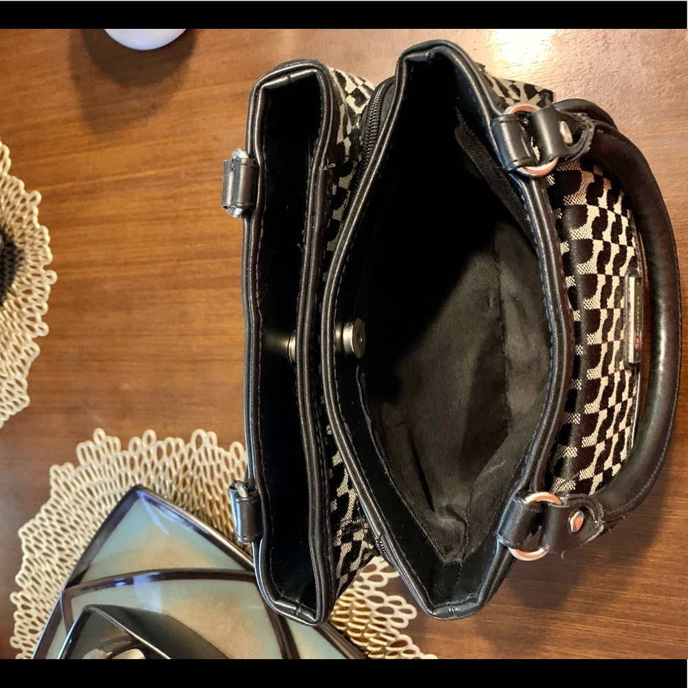 Purse - Picture 4 of 7